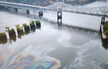 Sinking tugboat releases thousands of gallons of diesel into the Tennessee River in Alabama, prompting calls for swimmers to get out of the water, police say