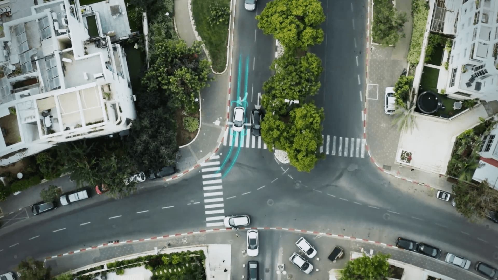 How electrified roads could help fix America's electric vehicle charging problem