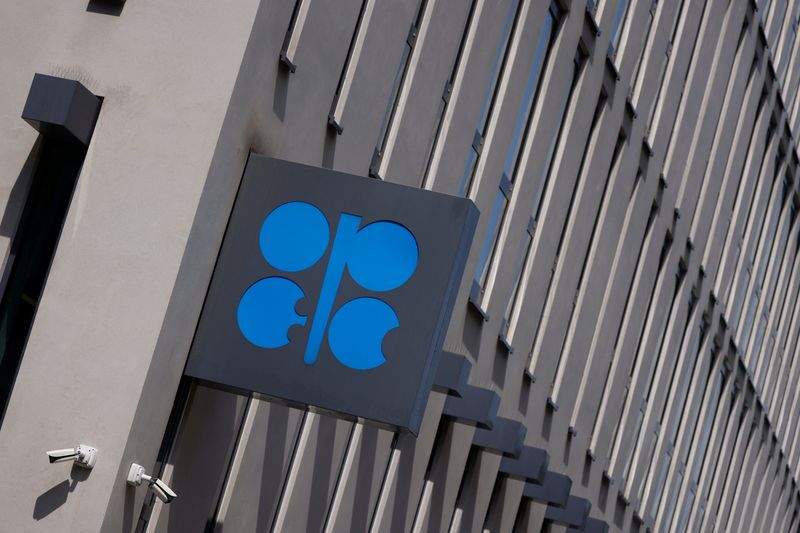 OPEC+ postpones policy meeting to Nov 30, oil falls