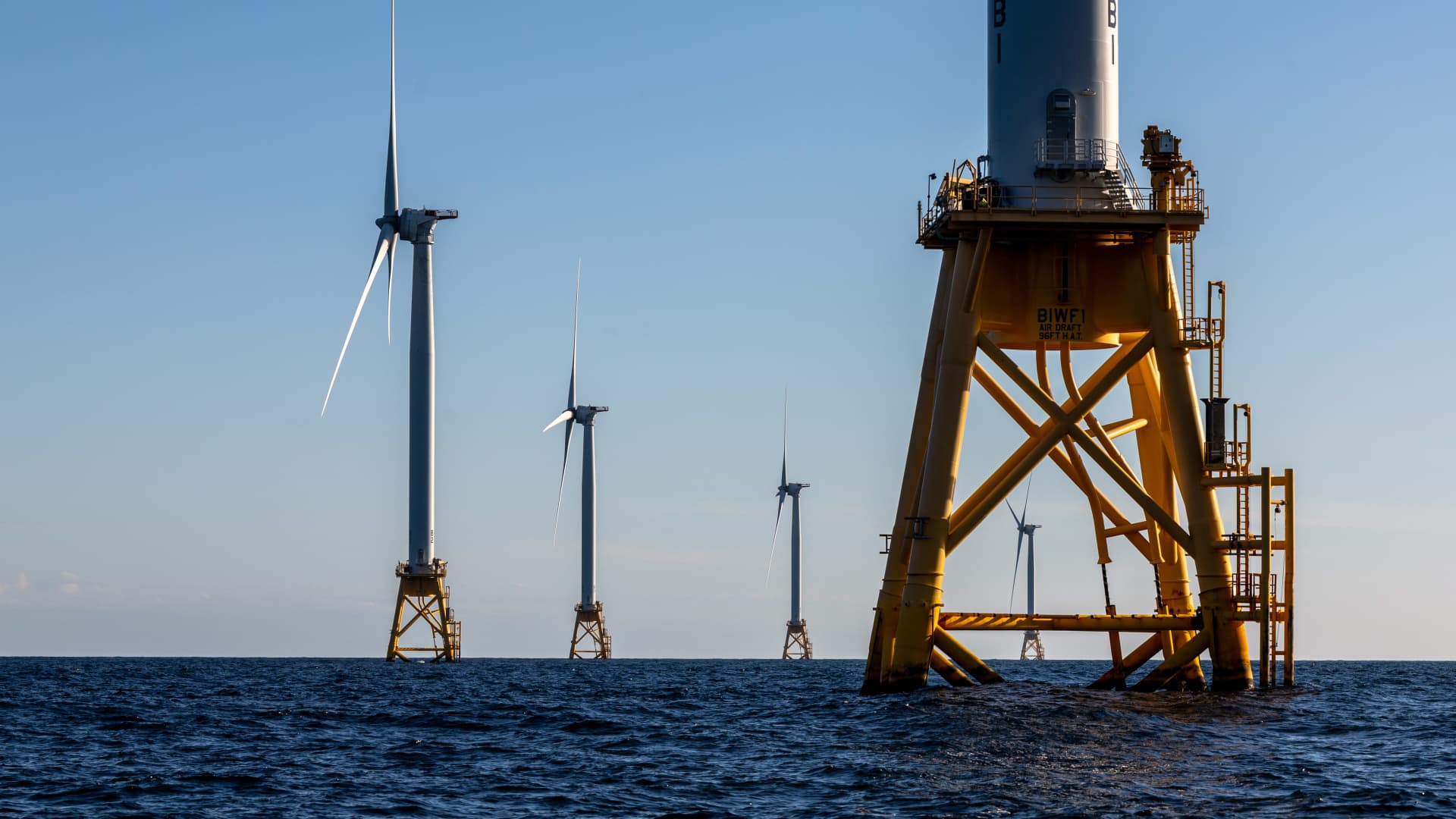 U.S. gives final nod to Rhode Island's $1.5 billion offshore wind farm