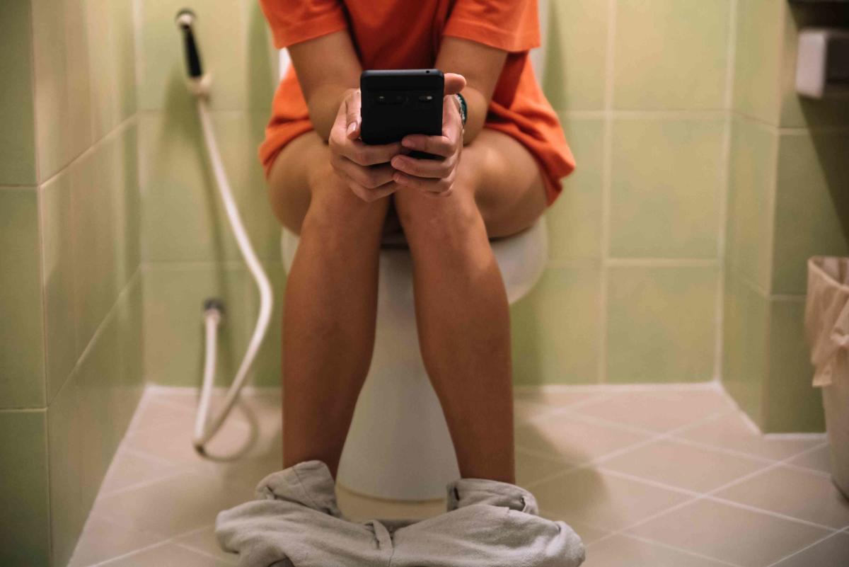 Is It Bad If You Don’t Poop Every Day? Here’s What Gastroenterologists Say