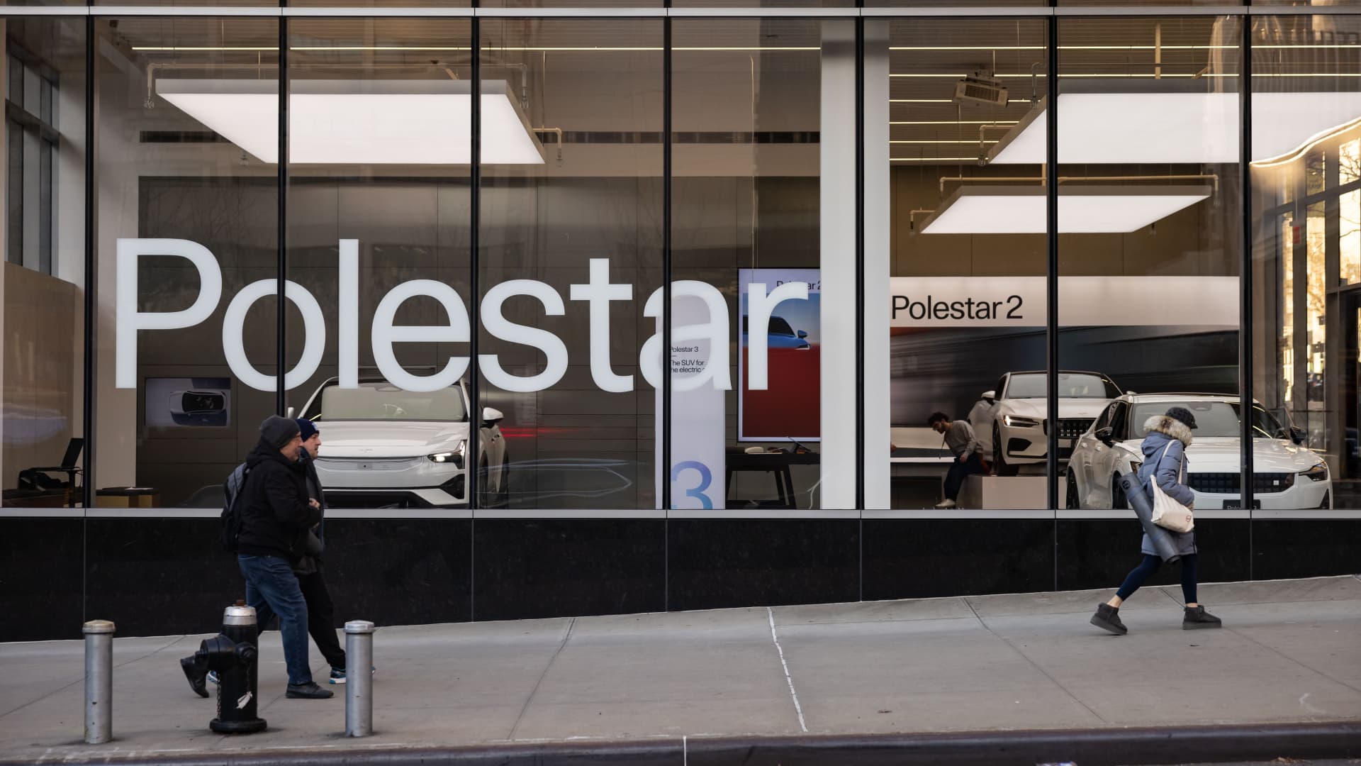 Electric vehicle maker Polestar to cut around 450 jobs globally