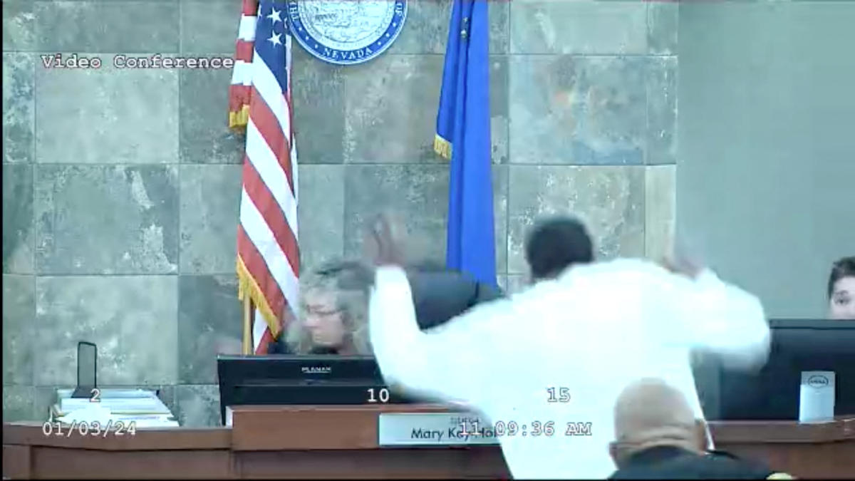 Defendant leaps over the bench, attacks judge during sentencing in Las Vegas court