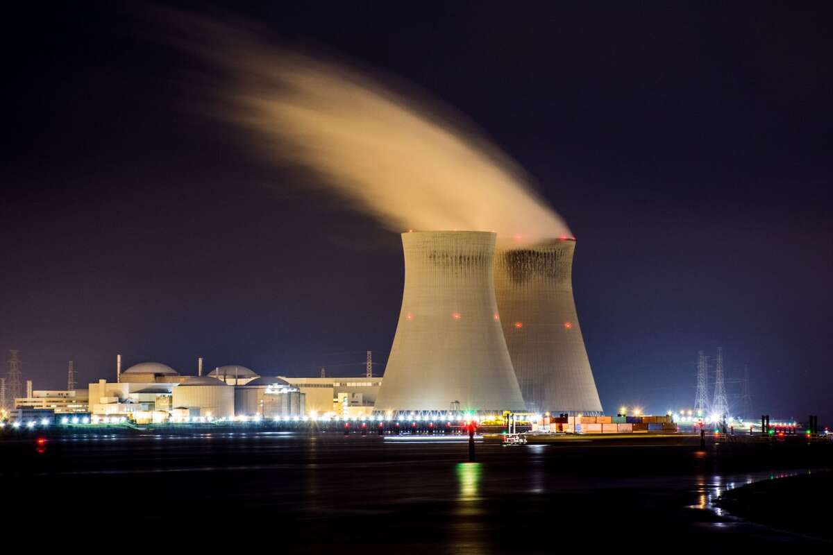 Comparing the Environmental Impact of Nuclear Energy vs. Oil and Gas