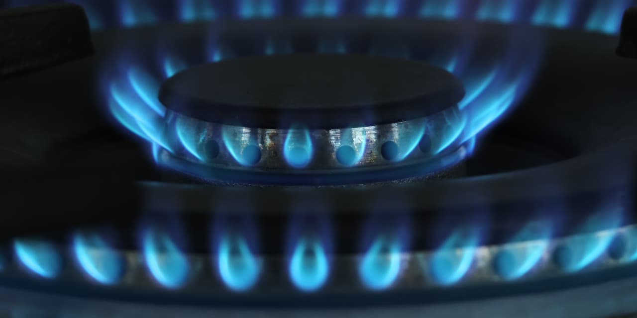 Natural-gas prices bounce 8% as Chesapeake plans production cuts
