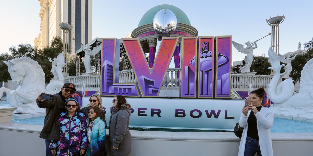 The NFL in Vegas: Players descend on the once-forbidden city