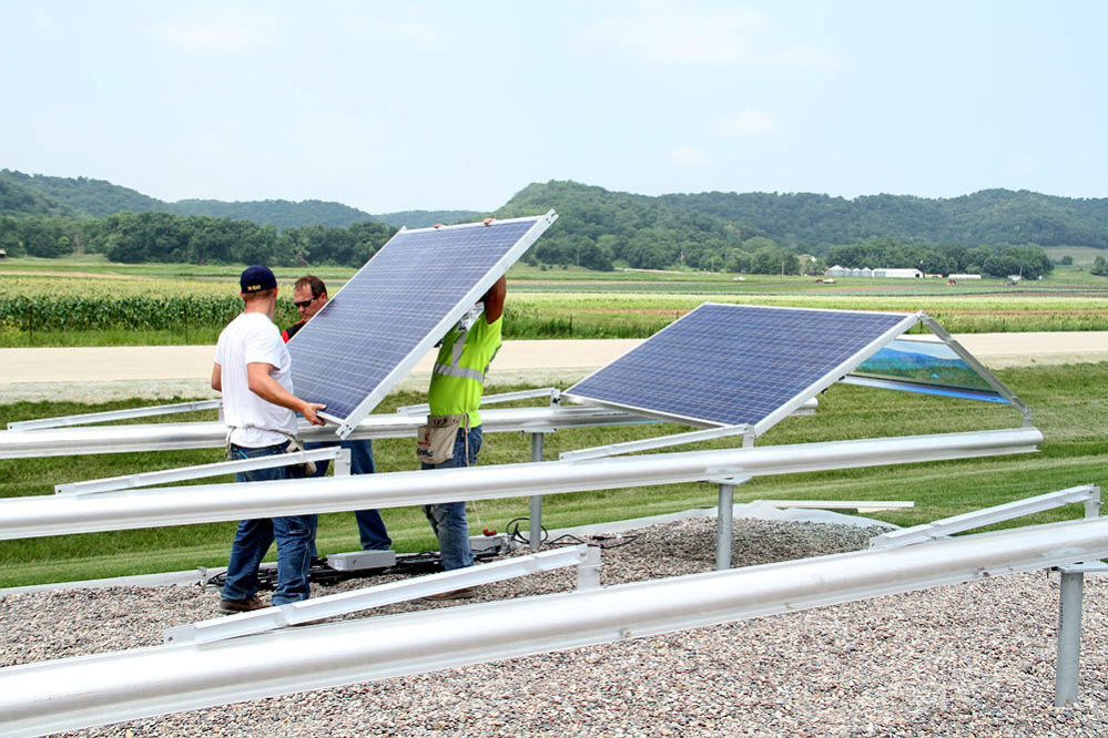 Minnesota reboots community solar program with new focus on lower-income residents 