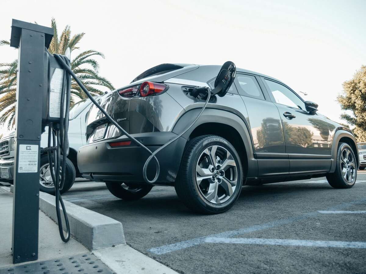 Electric Vehicle Infrastructure: Homework for Electric Utilities