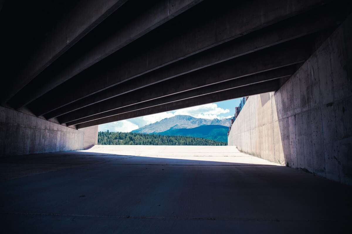 Is Sustainable Concrete a Strategic Choice for Energy Industry Advancement?