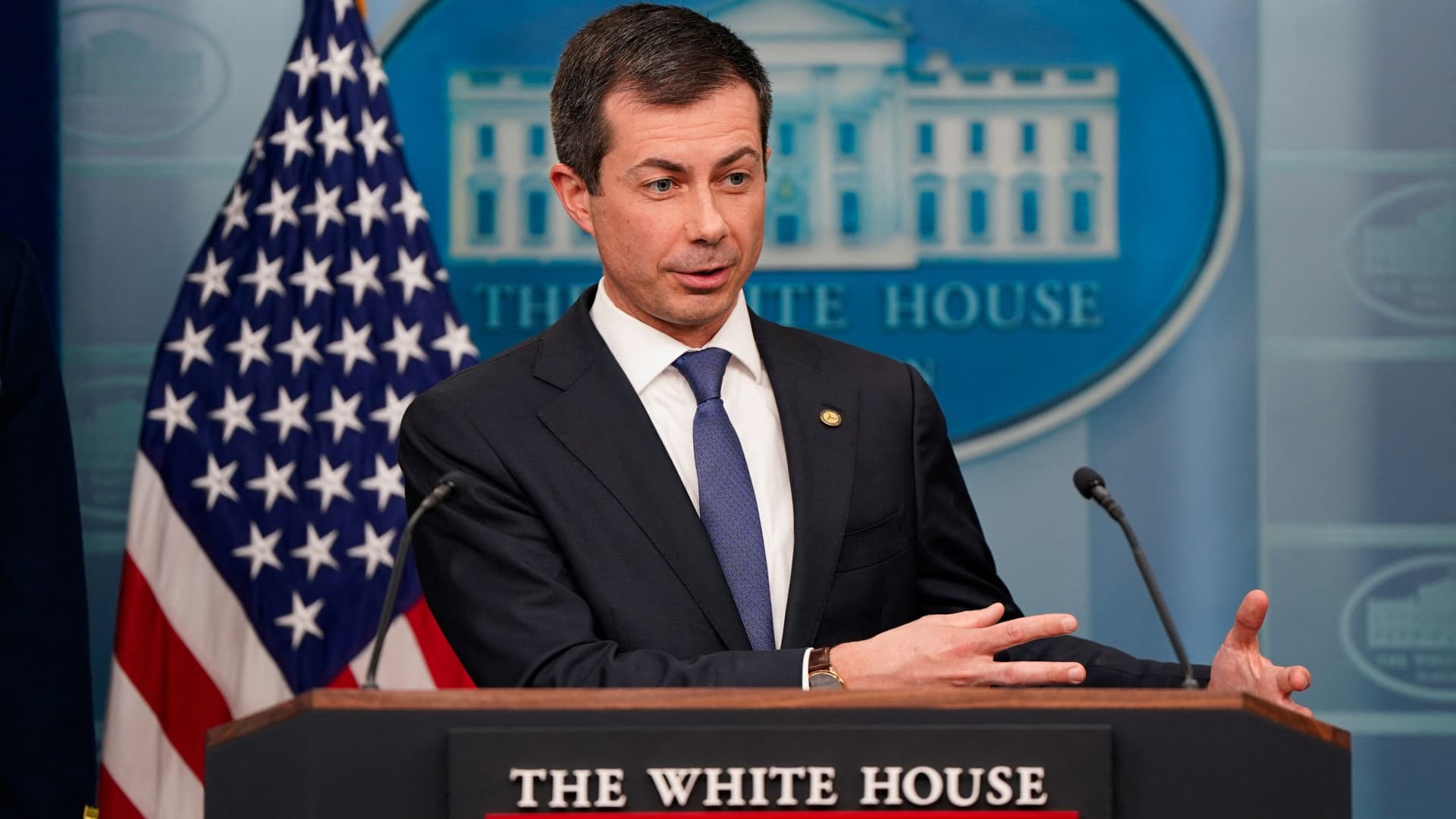 Climate change is behind increasing flight turbulence, Transportation Sec'y Pete Buttigieg says