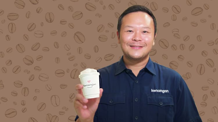 This 35-year-old turned a local Indonesian coffee stall into a unicorn startup — today it brings in $100 million a year