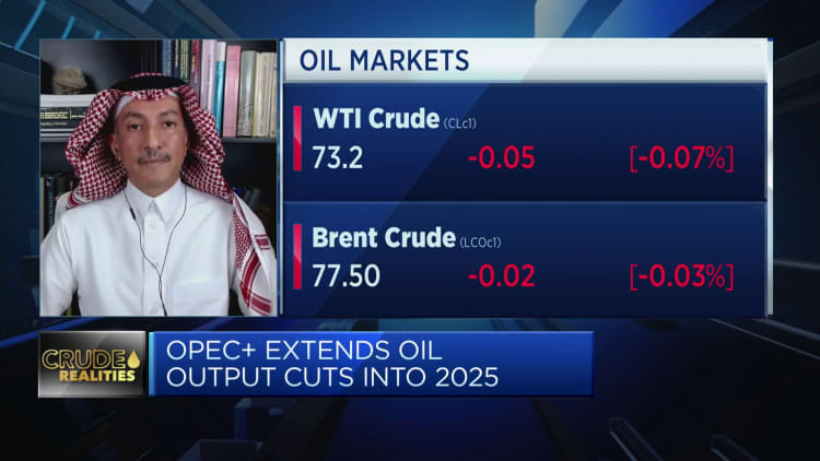 Oil market 'oversold'? Analysts and traders pin crude's price plunge on demand, trading strategies