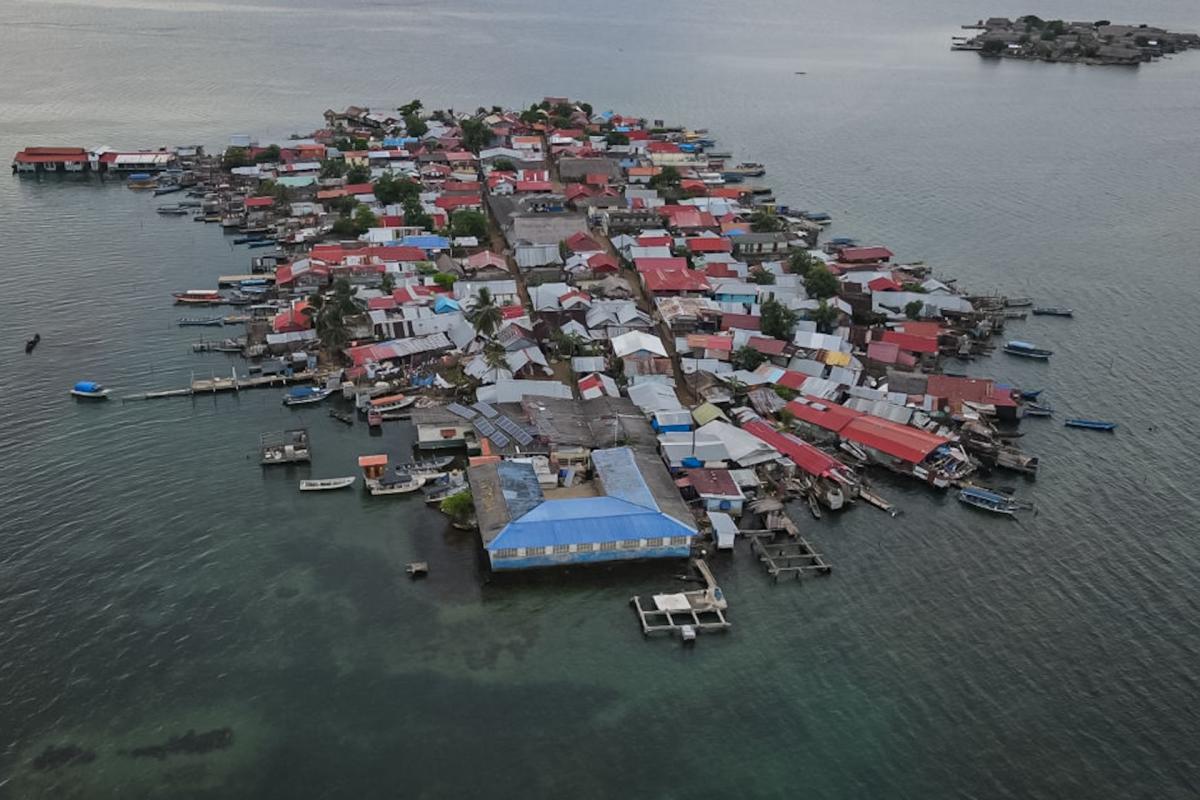 Officials issue PSA urging residents to evacuate island homes after sea level rise threatens lives: 'Every coastline in the world is affected by this'