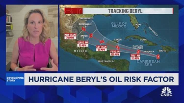 U.S. oil prices fall for third straight day as oil infrastructure recovers from Tropical Storm Beryl