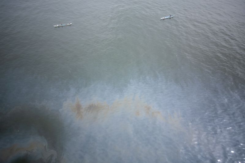 Philippine oil spill reaches fishing town, threatens livelihoods