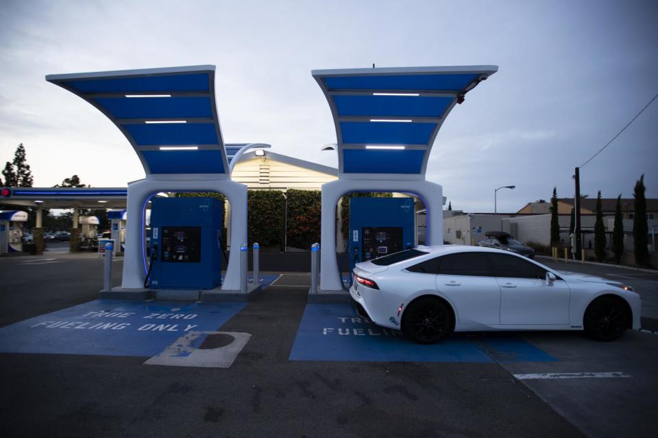 Drivers of hydrogen cars are annoyed at California. But they're suing Toyota