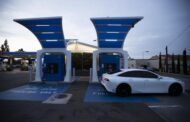 Drivers of hydrogen cars are annoyed at California. But they're suing Toyota