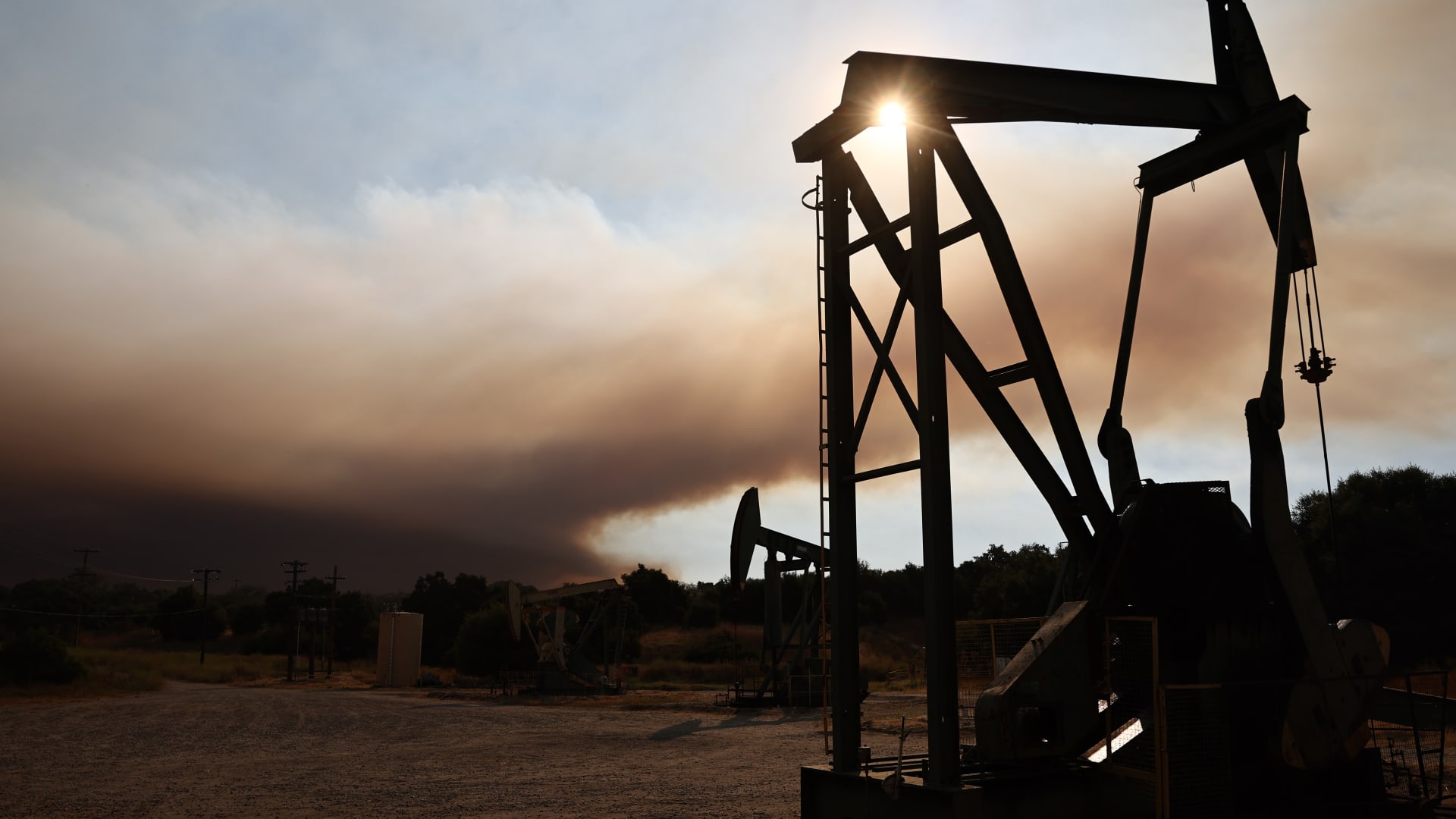 Oil prices extend slump on likely restoration of Libyan production, OPEC+ plans to raise output