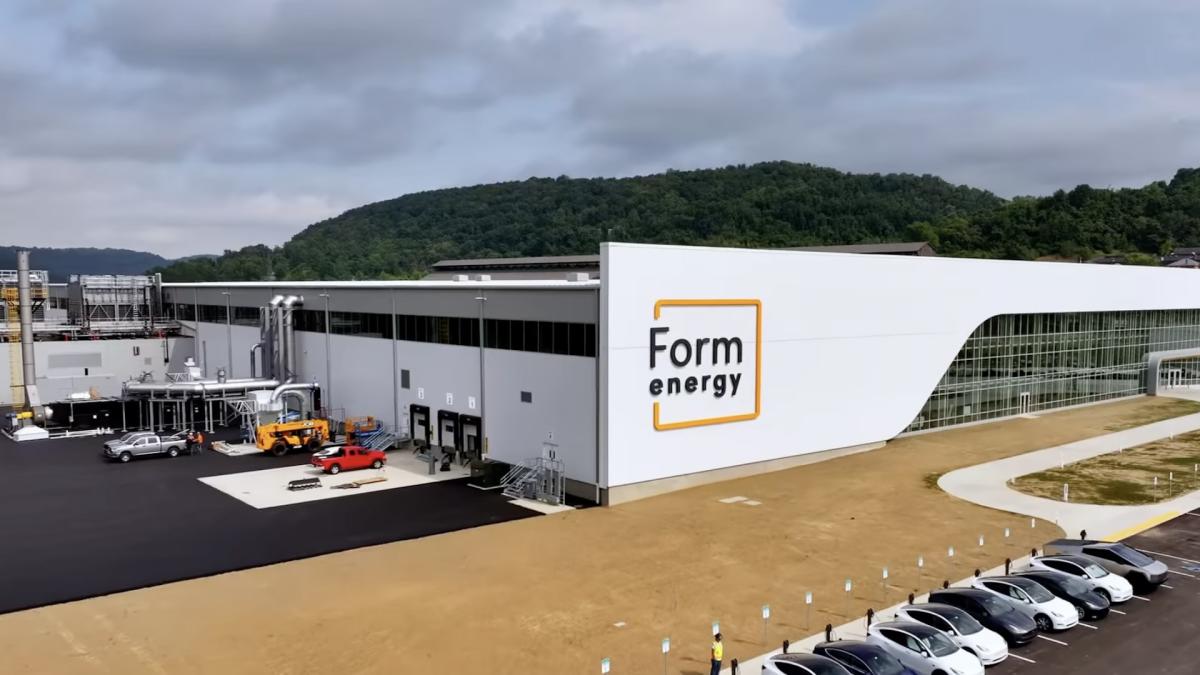 Energy company announces plans to build world's largest battery installation — and it won't be using lithium-ion technology