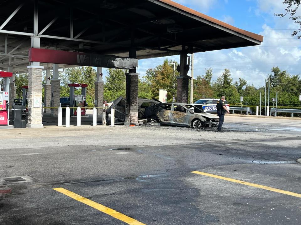 Car crashes into Orlando gas station pumps, 1 person seriously hurt, firefights say