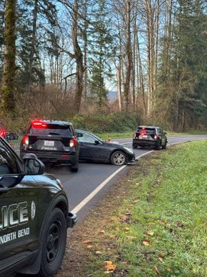 Woman with warrants arrested after police recognize her at Snoqualmie gas station