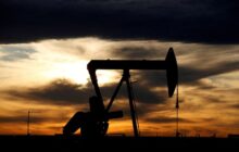 Oil prices fall on demand concerns, strong dollar