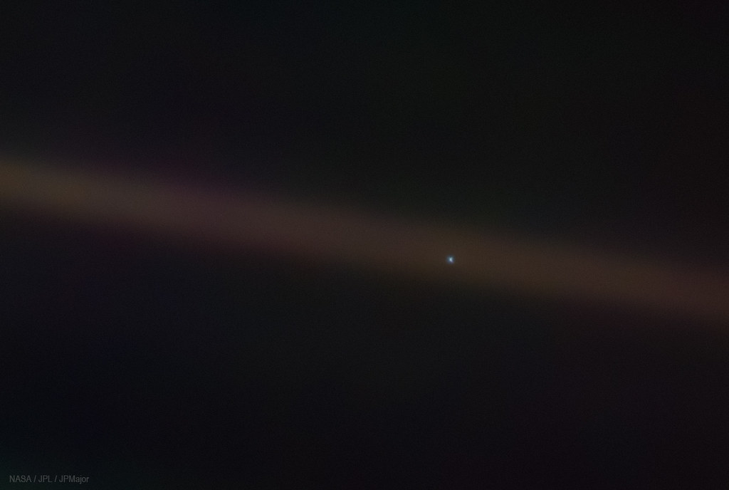 Pale Blue Dot — Earth from Voyager 1 | Happy 30th anniversar… | Flickr