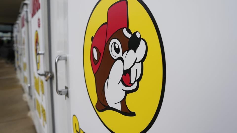 Buc-ee's sues North Texas gas station chain claiming logo is too similar to beaver