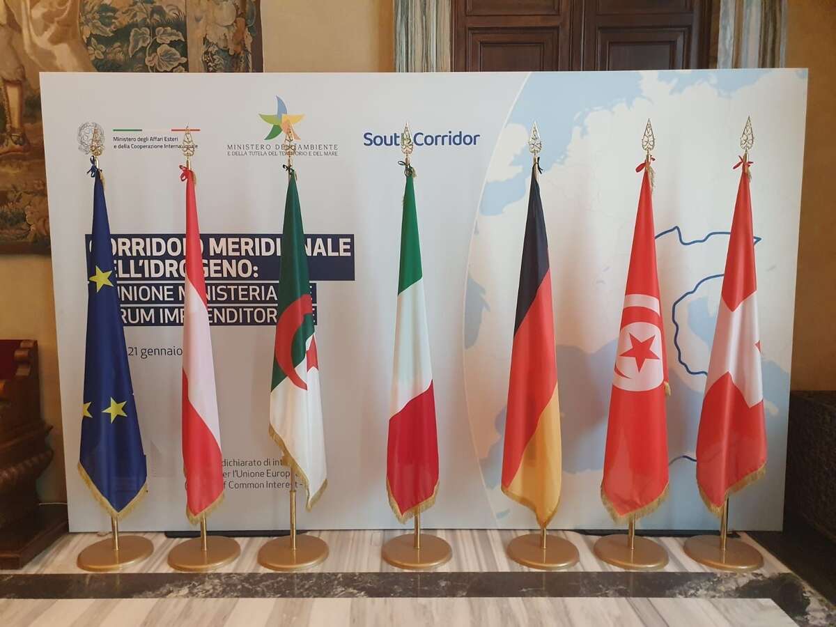 SouthH2Corridor – a 300 km dedicated hydrogen pipeline connecting Algeria, Tunisia, Italy, Austria, and Germany.