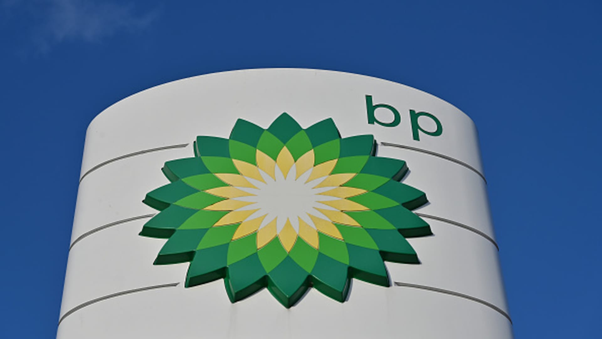 BP shares pop 7% after reports activist hedge fund Elliott has taken a stake in the struggling British oil major