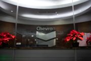 U.S. orders wind down of Chevron's oil exports from Venezuela in 30 days