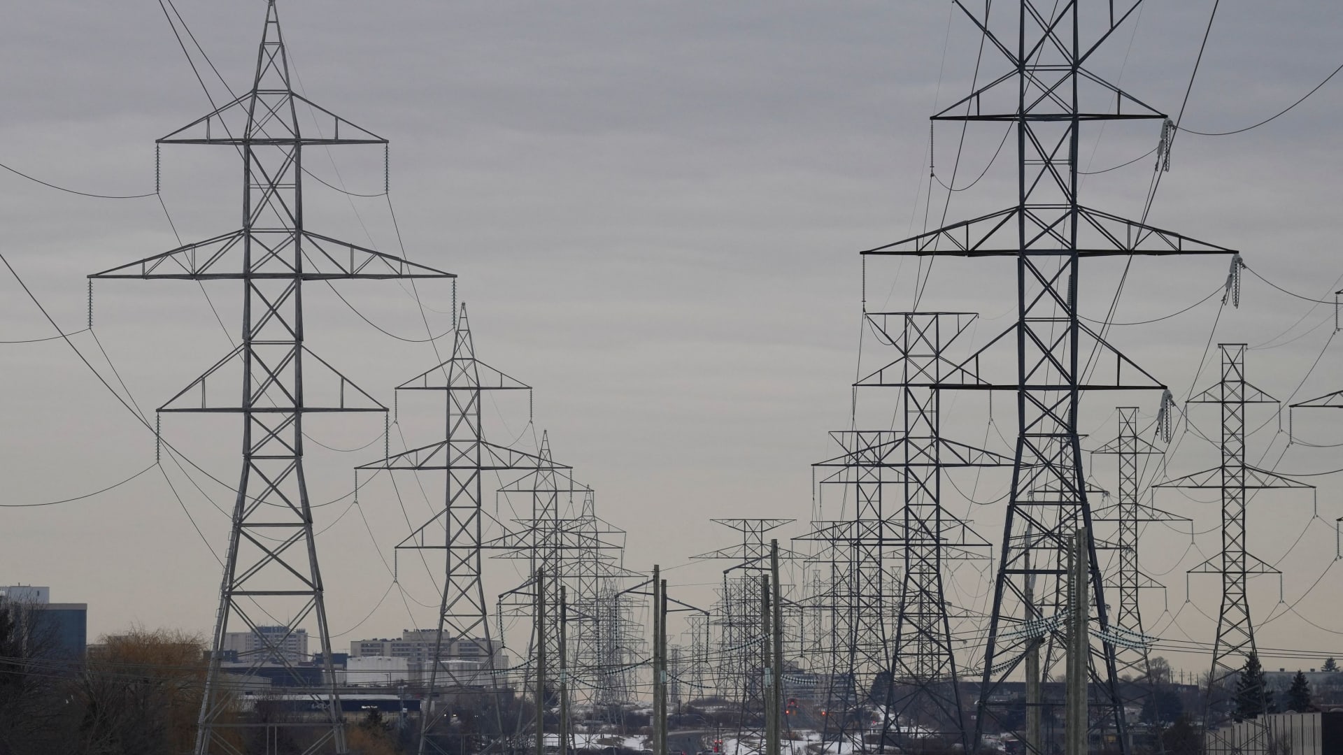 Ontario slaps 25% tax increase on electricity exports to U.S. in response to Trump's trade war