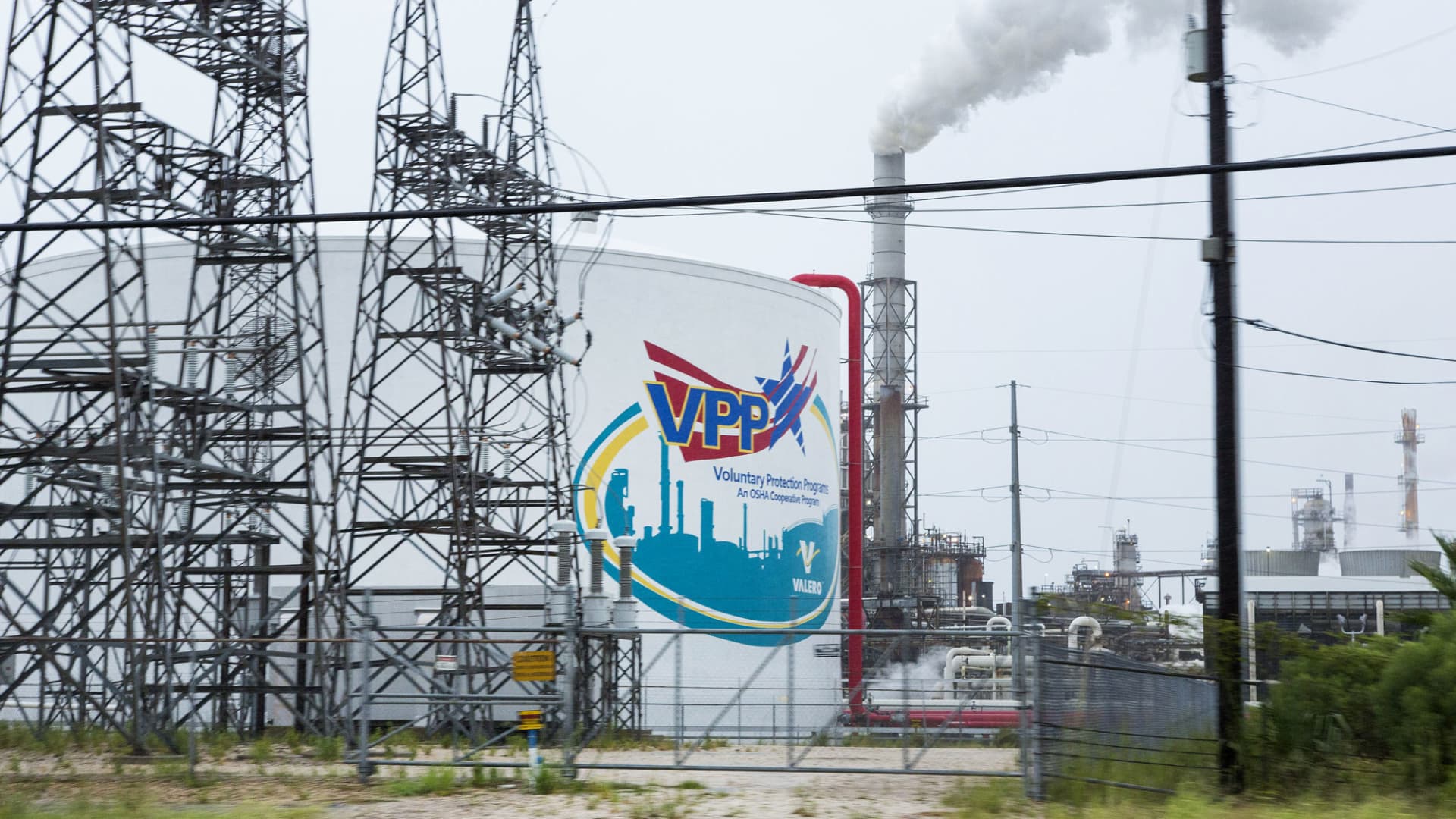 An improving market outlook makes this oil refiner a buy, Goldman Sachs says