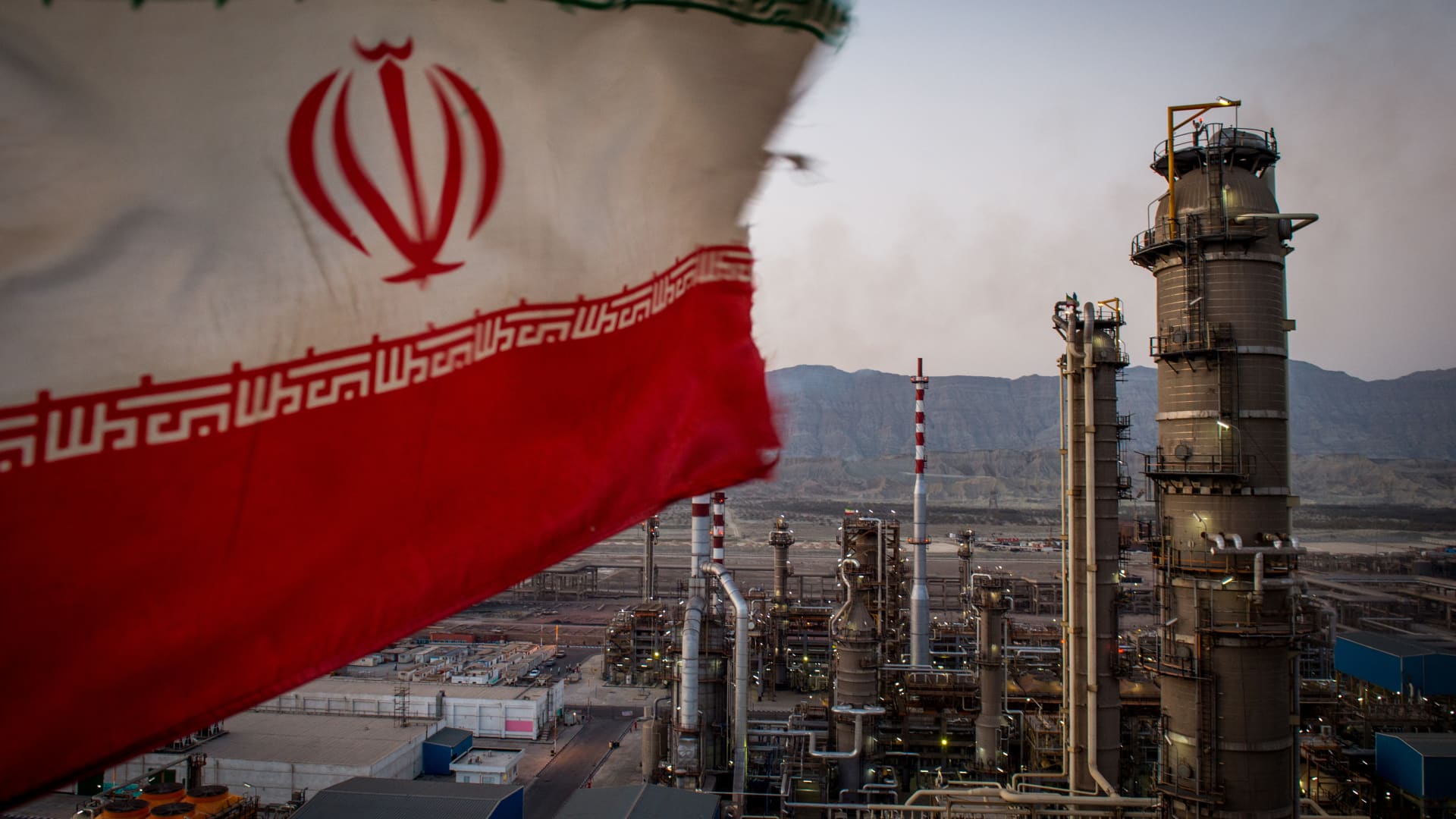 Trump says any country that buys oil from Iran will not be allowed to do business with U.S.
