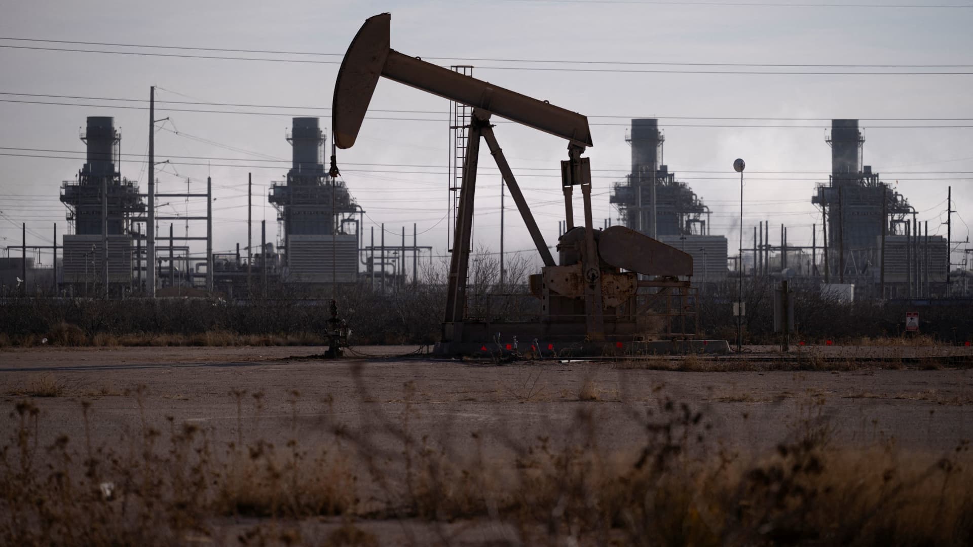This energy stock could see a 'big base breakout' to the upside, according to the charts