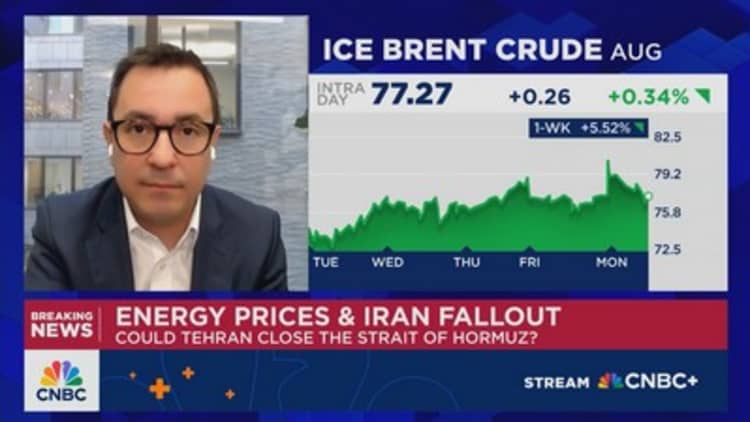 León: Strait of Hormuz closure is extreme and would hurt Iran's own economy