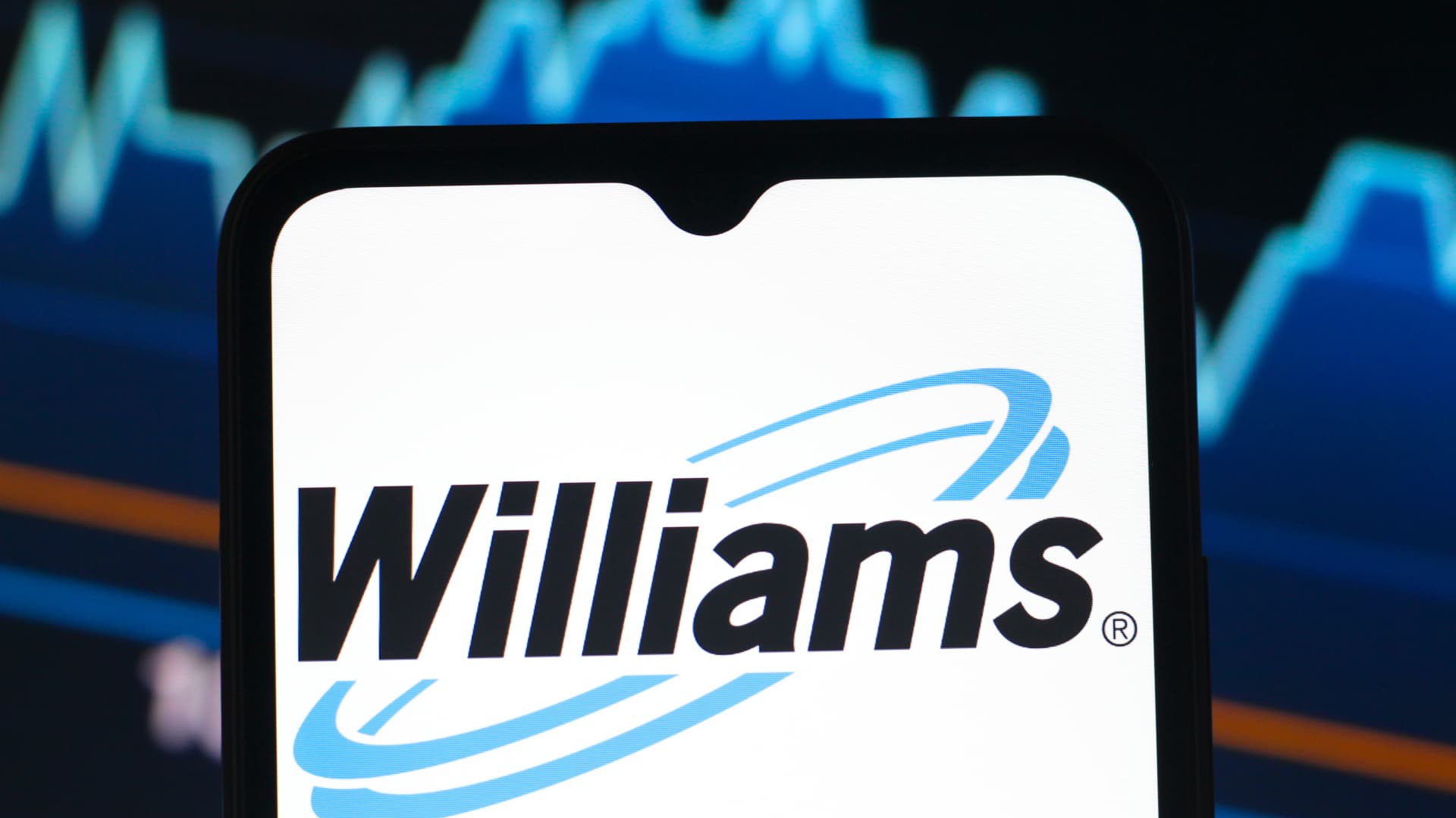 Play this natural gas stock for a big breakout, says Carter Worth