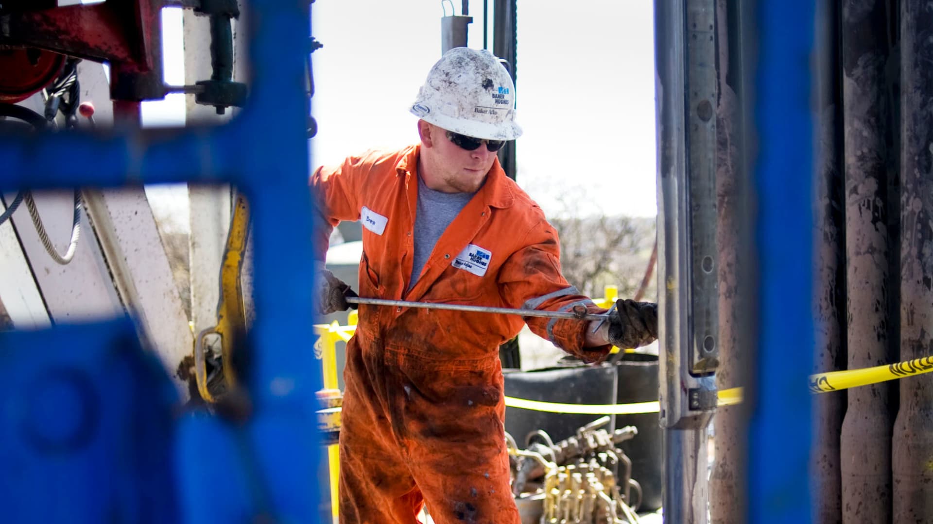 Baker Hughes bets on LNG, data center demand with $13.6 billion Chart Industries deal