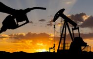 Brent oil futures climb 2% as Russia flows, U.S. policies in focus