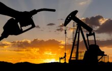 Brent oil futures climb 2% as Russia flows, U.S. policies in focus