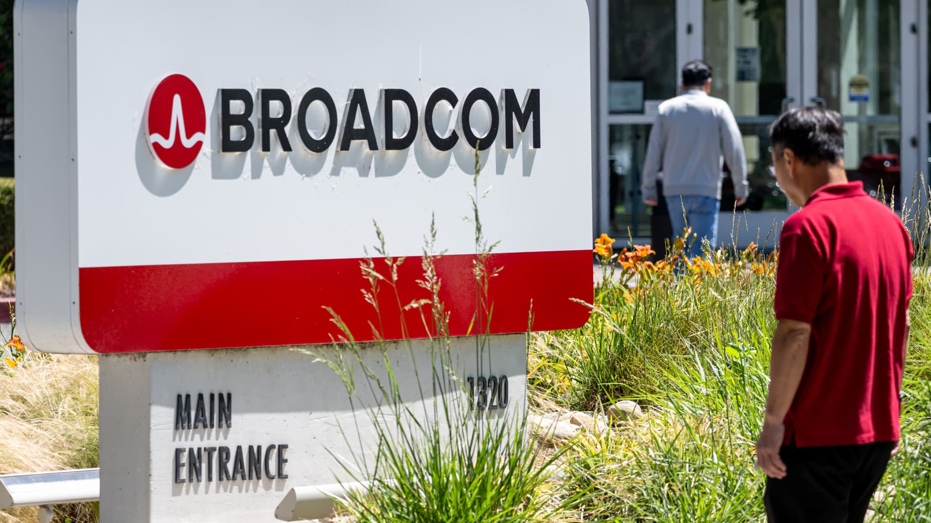 Stocks making the biggest moves midday: Broadcom, Bloom Energy, Critical Metals, Fastenal and more