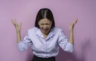 How highly successful people deal with a 'control freak' boss: You’ll ‘conserve your energy,’ says career expert