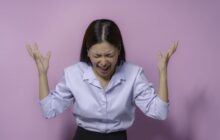 How highly successful people deal with a 'control freak' boss: You’ll ‘conserve your energy,’ says career expert