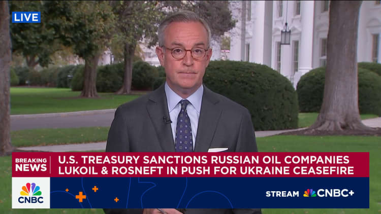Trump administration sanctions big Russian oil companies, presses for Ukraine ceasefire