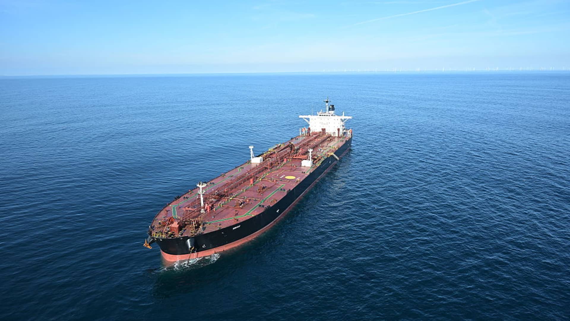 Oil prices and energy stocks fall sharply on Trump’s new Ukraine peace plan