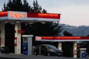 Exxon earnings beat estimates despite low oil prices