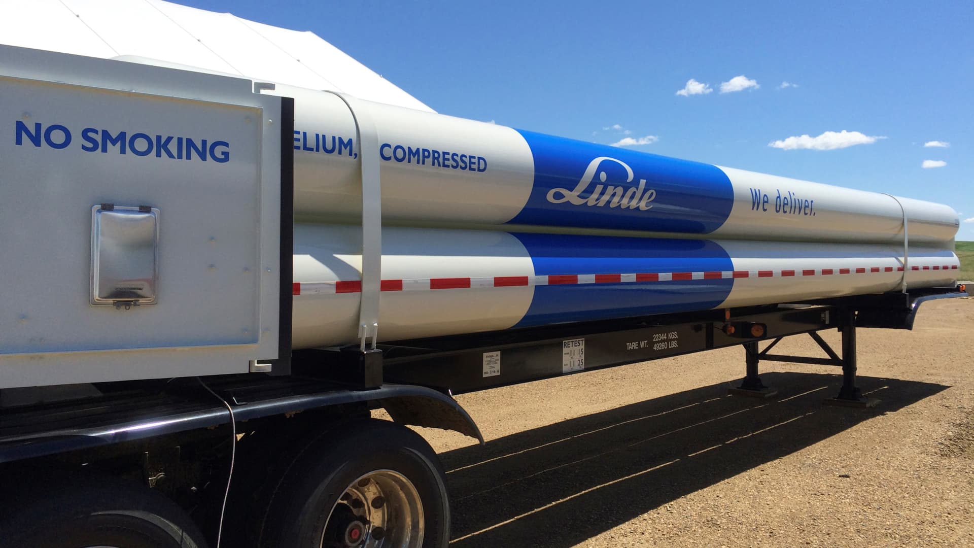 Shares of industrial gas giant sink on guidance — why we're keeping our 1 rating