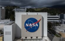 NASA delays astronauts' lunar trip until March after hydrogen leaks mar fueling test