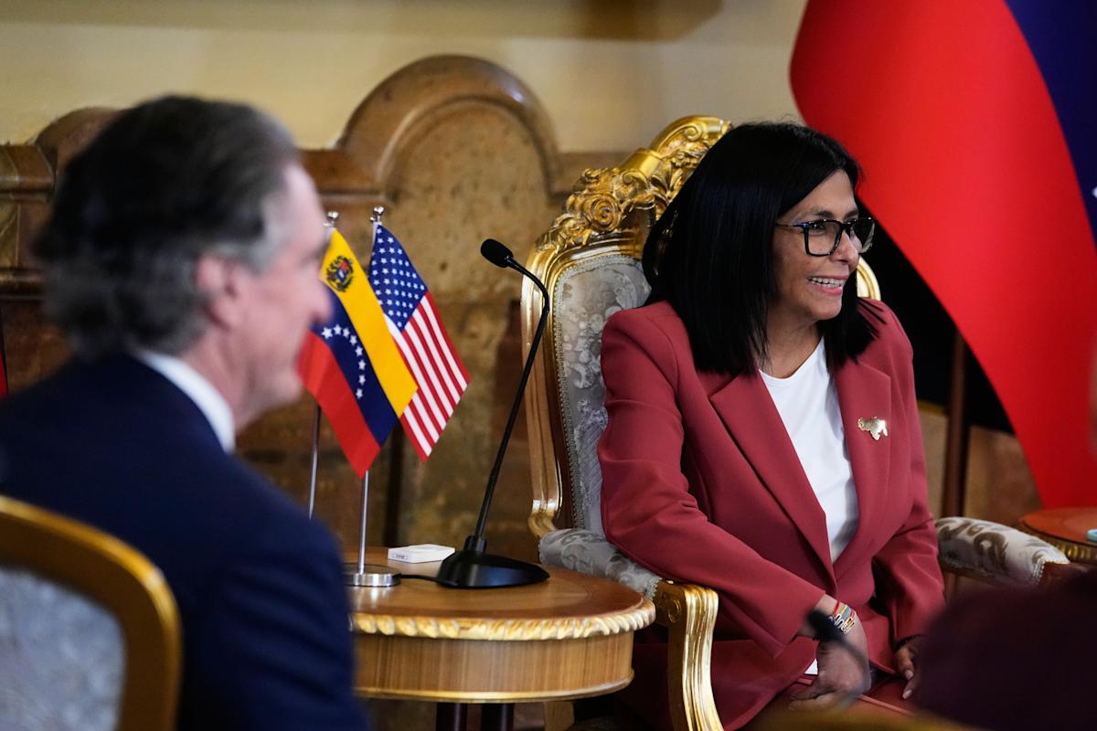 Venezuela’s Delcy Rodríguez pitches newly opened oil sector to investors at Miami summit
