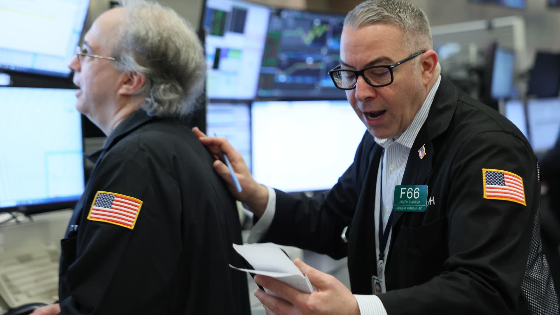 U.S. Treasury yields fall as oil tumbles after Trump warns Iran over Hormuz flows